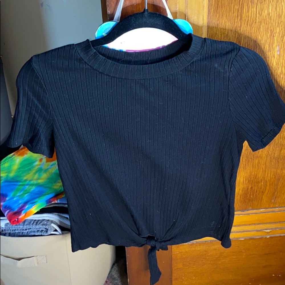 Solid Black Tee With Knot